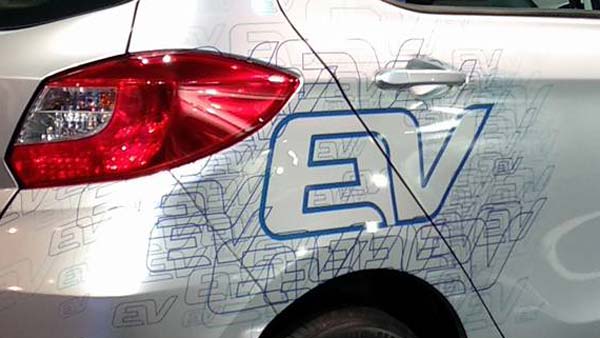 டாடா டியாகோ எலெக்ட்ரிக் கார் மாடல் அறிமுக விபரம்!