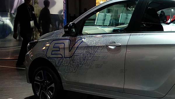 டாடா டியாகோ எலெக்ட்ரிக் கார் மாடல் அறிமுக விபரம்!