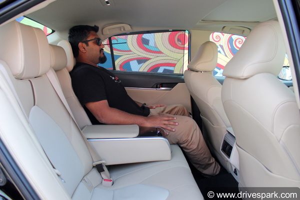 பின் இருக்கை