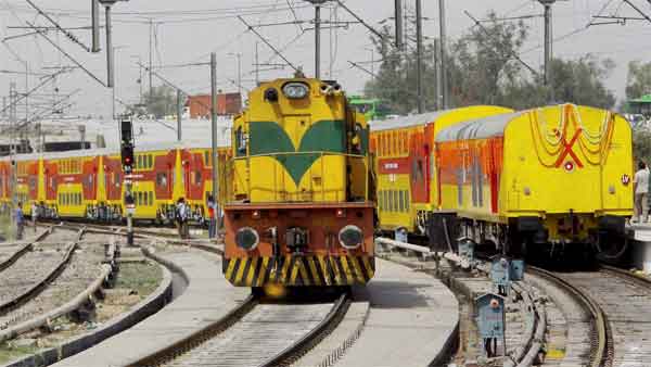 ரயில் தாமதம் ஆனதால் 400 இளைஞர்களுக்கு நேர்ந்த சோகம்... என்ன நடந்தது என தெரிந்தால் கோவப்படுவீர்கள்...