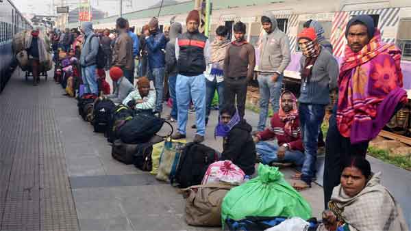 ரயில் தாமதம் ஆனதால் 400 இளைஞர்களுக்கு நேர்ந்த சோகம்... என்ன நடந்தது என தெரிந்தால் கோவப்படுவீர்கள்...