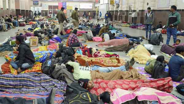 ரயில் தாமதம் ஆனதால் 400 இளைஞர்களுக்கு நேர்ந்த சோகம்... என்ன நடந்தது என தெரிந்தால் கோவப்படுவீர்கள்...