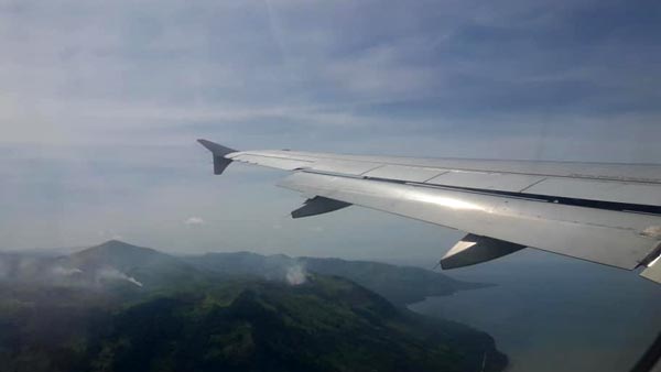 விமானத்தில் மகாராணி போல் தனியாக பயணித்த இளம்பெண்.. டிக்கெட் விலை தெரிந்தால் ஆச்சரியப்படுவீர்கள்