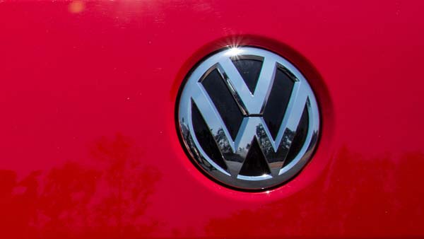 ஃபோக்ஸ்வேகன் இந்தியா நிறுவனத்துக்கு ரூ.100 கோடி அபராதம்: 24 மணிநேரத்தில் செலுத்த கெடு!