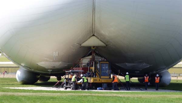 உலகின் மிகப்பெரிய ராட்சத விமானத்தில் பயணிக்க வேண்டுமா? விரைவில் உலகமெங்கும்...