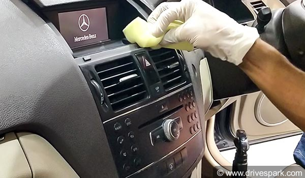 உங்கள் பழைய காரை புதிது போல் மாற்ற வேண்டுமா? உடனே விரைந்திடுங்கள் 3M கார் கேர் அவுட்லெட்டிற்கு...