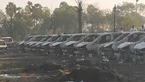 பெங்களூருவைத் தொடர்ந்து சென்னையில் 200க்கும் மேற்பட்ட கார்கள் எரிந்து நாசம்: பழிவாங்கப்பட்டதா? அதிர்ச்சி தகவல்!