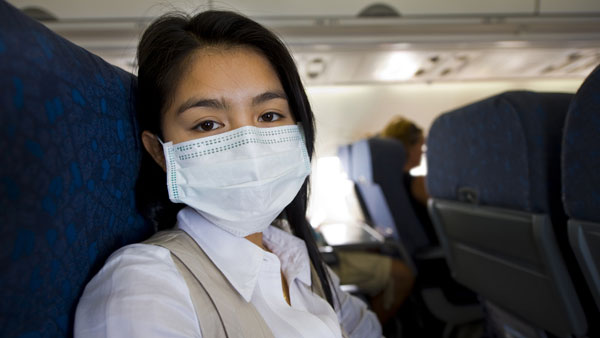 நடுவானில் விமானத்தின் கதவை திறந்த பயணியால் விபரீதம்.. என்ன நடந்தது என தெரிந்தால் அதிர்ச்சியடைவீர்கள்