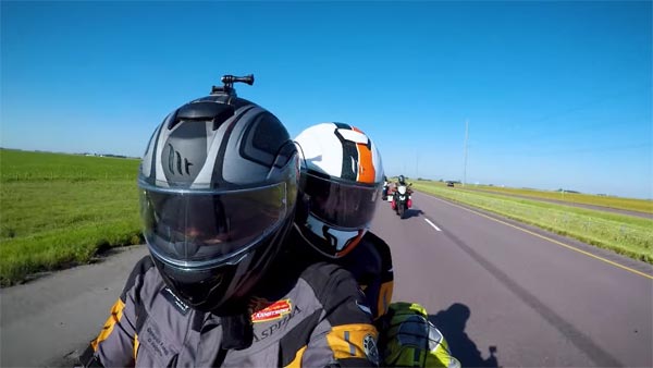 உயிரை பணயம் வைத்து இந்த இடத்தில் இந்திய கொடியை நாட்டிய இளைஞர்கள்... சாதனைக்கு உதவிய பைக் இதுதான்