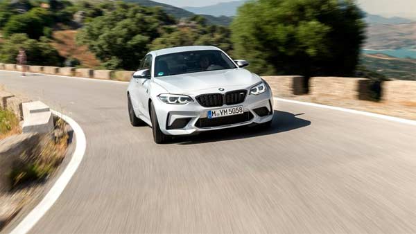 திடீரென கார் ரேஸில் களமிறங்கிய சச்சின்... எவ்வளவு வேகத்தில் ஓட்டினார் என தெரிந்தால் ஆச்சரியம் உறுதி