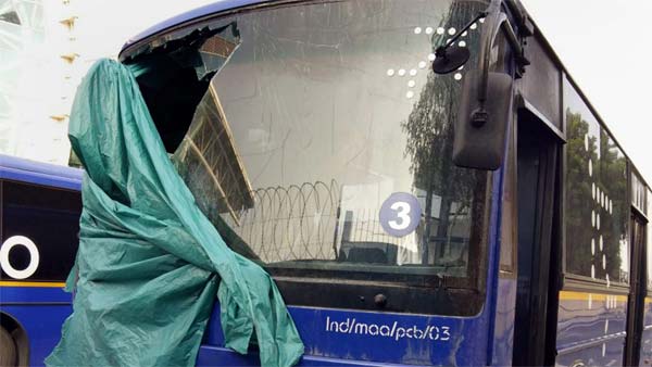 வாய்க்காலில் கவிழ்ந்து விபத்து... காரணம் தெரிந்தால் இனி அரசு பேருந்துகளில் பயணிக்கவே மாட்டீர்கள்... 