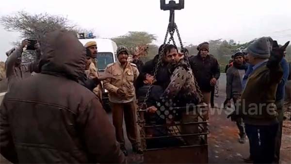 வாய்க்காலில் கவிழ்ந்து விபத்து... காரணம் தெரிந்தால் இனி அரசு பேருந்துகளில் பயணிக்கவே மாட்டீர்கள்... 