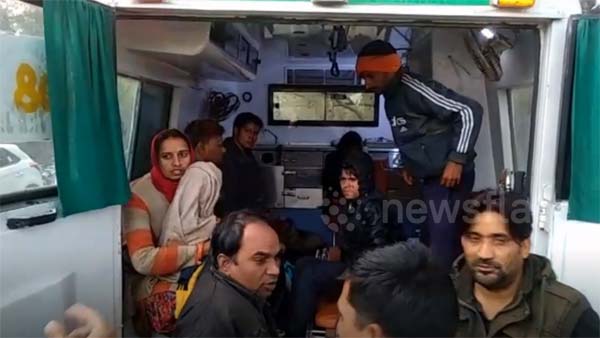 வாய்க்காலில் கவிழ்ந்து விபத்து... காரணம் தெரிந்தால் இனி அரசு பேருந்துகளில் பயணிக்கவே மாட்டீர்கள்... 