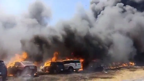 பெங்களூர் விமான கண்காட்சி தீ விபத்தில் 300 கார்கள் நாசம்... காரணம் தெரிந்தால் அதிர்ச்சியடைவீர்கள்...