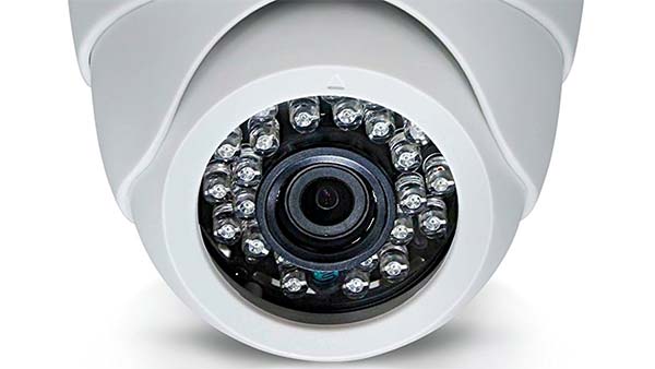 ஹெல்மெட் அணியாமல் சென்றதாக கார் உரிமையாளருக்கு இ-செல்லான்: போலீஸாரின் அபரீதமான நடவடிக்கையால் அதிர்ச்சி!