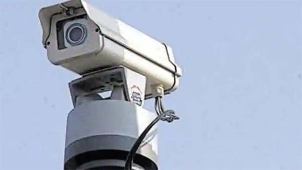 நவீன கேமிராவால் 98 சதவீதம் குறைந்த சாலை விதிமீறல்...? கேரள போலீஸை மெய்சிலிர்க்க வைத்த தொழில்நுட்பம்!