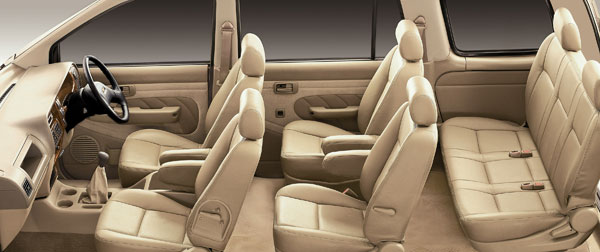 அரசு பள்ளிக்கு மாணவர்கள் வர கார், டீசல்.. இந்த ஆசிரியர் செலவழிக்கும் தொகை தெரிந்தால் ஆச்சரியம் உறுதி