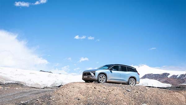 உலகில் இதை முதல் முறையாக செய்திருக்கும் எலெக்ட்ரிக் கார் இதுதான்... மலைக்க வைத்த பிரம்மாண்ட சாதனை