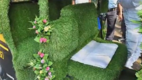 ஆட்டோவை பூங்காவாக மாற்றிய உரிமையாளர்... காரணம் என்னவென்று தெரிந்தால் ஆச்சரியப்படுவீர்கள்...