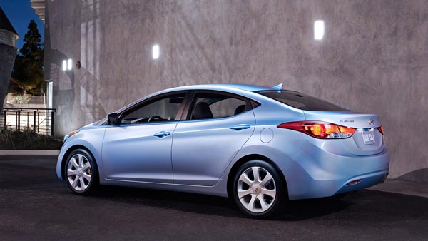 டிரான்ஸ்போர்டர்ஸ் அலட்சியத்தால் பயனற்றுபோன பல லட்சம் மதிப்புள்ள கார்: தக்கபாடம் புகட்டிய நீதிமன்றம்!