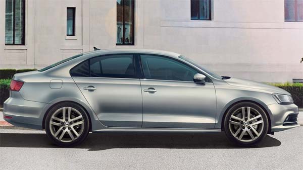 ஹெல்மெட் அணியாமல் சென்றதாக கார் உரிமையாளருக்கு இ-செல்லான்: போலீஸாரின் அபரீதமான நடவடிக்கையால் அதிர்ச்சி!