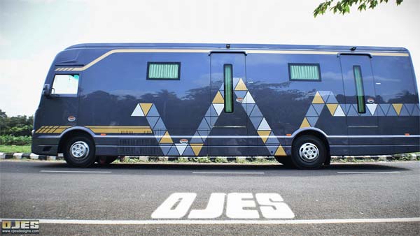 திடீரென உள்ளே புகுந்து ரெய்டு நடத்திய அதிகாரிகள்... நடிகை நயன்தாராவின் சொகுசு வேன் பறிமுதல்...