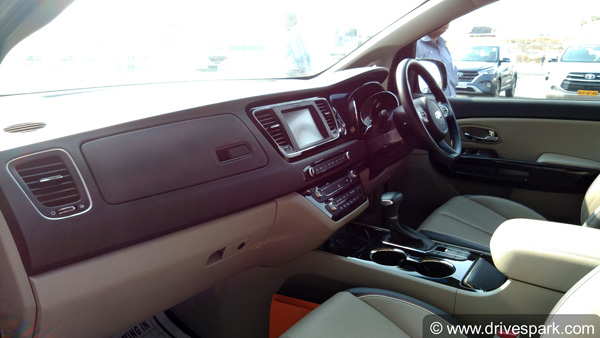 டொயோட்டாவின் சாம்ராஜ்யத்தை அடியோடு வீழ்த்த போகும் கியா கார்... இந்தியர்களிடையே எகிறும் எதிர்பார்ப்பு