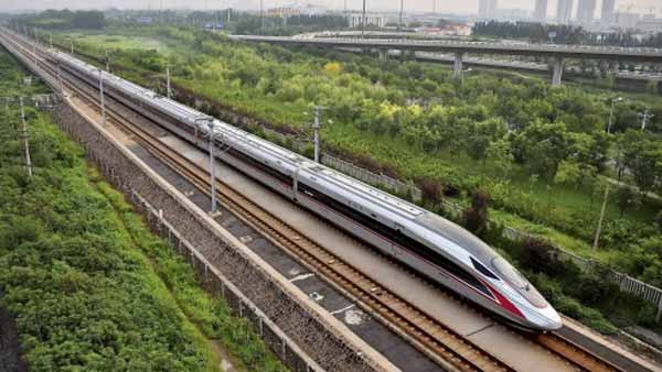 அமெரிக்க அதிபரை சந்திக்க குண்டுதுளைக்காத ரயிலில் பயணிக்கும் வடகொரிய அதிபர்!