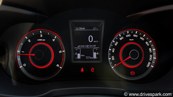 ரூ.7.90 லட்சத்தில் புதிய மஹிந்திரா எக்ஸ்யூவி300 எஸ்யூவி அறிமுகம்!