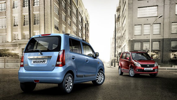 அரசு பள்ளிக்கு மாணவர்கள் வர கார், டீசல்.. இந்த ஆசிரியர் செலவழிக்கும் தொகை தெரிந்தால் ஆச்சரியம் உறுதி