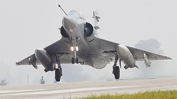 தரமான சம்பவத்தை நடத்திய மிராஜ் 2000 போர் விமானத்தின் சிறப்புகள்!