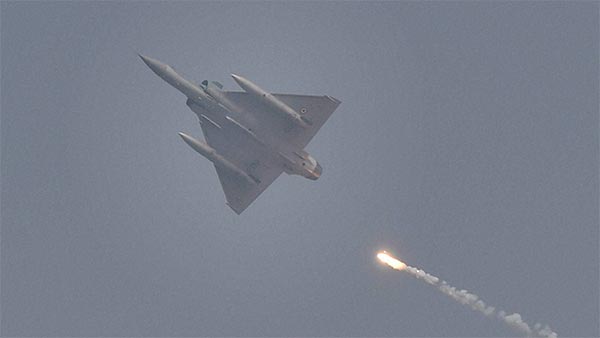 தரமான சம்பவத்தை நடத்திய மிராஜ் 2000 போர் விமானத்தின் சிறப்புகள்!