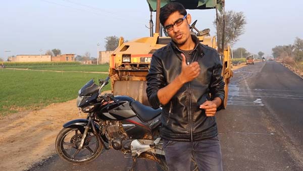 சிபிஇஸட் பைக் மீது ஏறிய ரோட் ரோலர்,