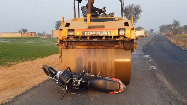 சிபிஇஸட் பைக் மீது ஏறிய ரோட் ரோலர்,