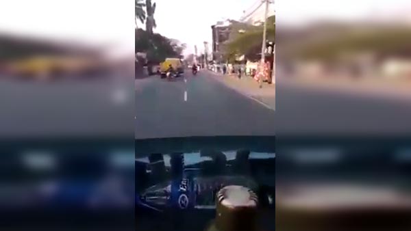 ஆம்புலன்ஸில் உயிருக்கு போராடிய நபர்- வழிவிடாமல் சென்ற இளைஞர்: இதை பார்த்தால் நீங்கள் கோவமடைவது உறுதி!