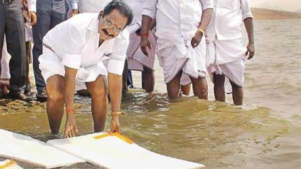 மக்கள் முன் கண் கலங்கிய செல்லூர் ராஜூ... எதற்காக என தெரிந்தால் இனி இவரை கிண்டல் செய்ய மாட்டீர்கள்...
