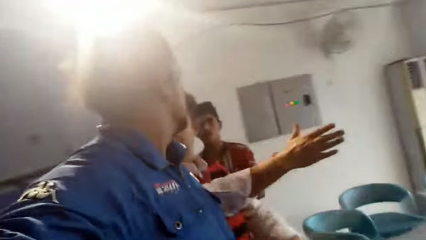 வாடிக்கையாளரை சரமாரியாக தாக்கிய டீலர்ஷிப் ஊழியர்கள்... காரணம் தெரிந்தால் அதிர்ச்சியடைவீர்கள்...