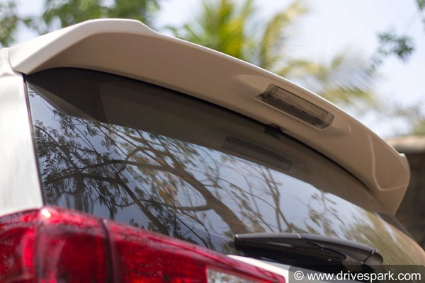 அதிசய கார்... இந்த டொயோட்டா இன்னோவா எவ்வளவு கிமீ ஓடியுள்ளது என தெரிந்தால் ஆச்சரியப்படுவீர்கள்...