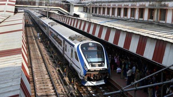 பிப்.15ல் பயணிகள் சேவைக்கு வருகிறது டிரெயின்-18 எக்ஸ்பிரஸ் ரயில்!