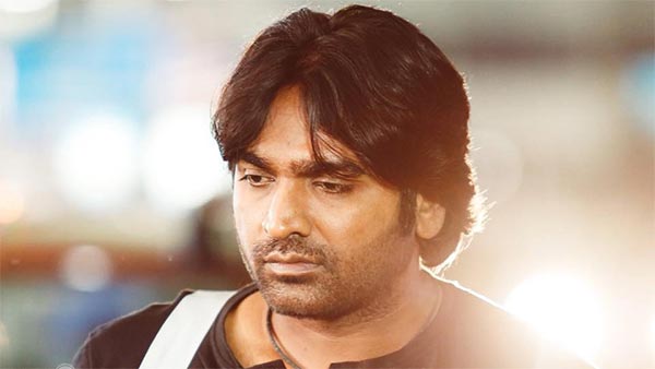 விஜய் சேதுபதி வாங்கிய 4 லட்ச ரூபாய் பைக்கின் நம்பர் பிளேட் இதைத்தான் குறிக்கிறது.. ரசிகர்கள் வியப்பு