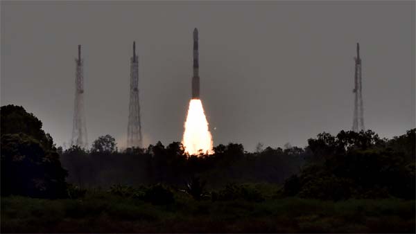 உலக நாடுகளை அதிர வைக்கும் இஸ்ரோவின் புதிய திட்டம் இதுதான்... எதிர்கால உலகம் இந்தியா கையில்...