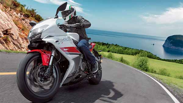 ஜீரோ பர்சன்ட் வட்டியை அறிவித்த பெனெல்லி: கலக்கத்தில் ஆழ்ந்த போட்டி நிறுவனங்கள்...!