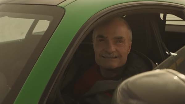 200 கிமீ வேகத்தில் கார் ஓட்டிய பார்வையற்ற மெக்கானிக்... பின்னணியில் நடந்த நெகிழ்ச்சி சம்பவம் இதுதான்