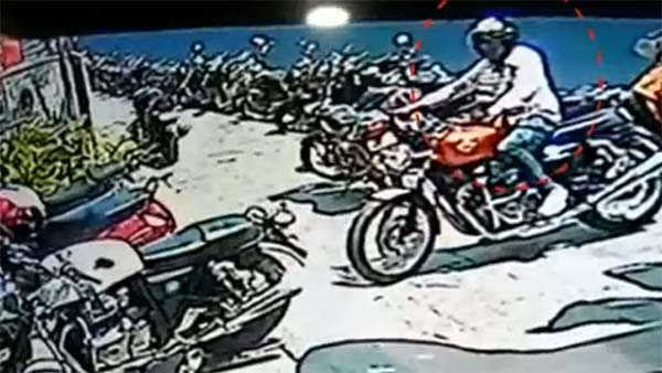 நண்பன் சிக்கியதால் திருடிய பைக்கை ஒப்படைத்த பாசகார திருடன்: சென்னையில் வியப்பு!