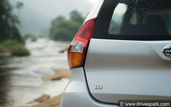 கூடுதல் சிறப்பம்சங்களுடன் டட்சன் ரெடிகோ கார் விற்பனைக்கு அறிமுகம்!