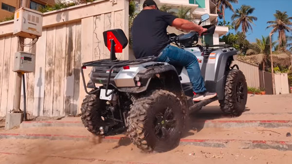 சாதாரண சாலையிலும் பயன்படுத்தக்கூடிய இந்தியாவின் முதல் ஏடிவி வாகனம்!