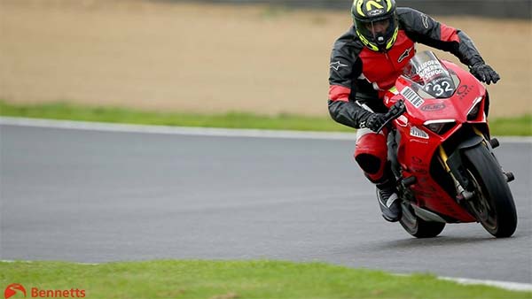 ஜான் ஆபிராகம் நடிக்கும் இந்த பாலிவுட் படம் அஜீத் ரசிகர்களுக்கு நிச்சயம் பிடிக்கும்... காரணம் இதுதான்