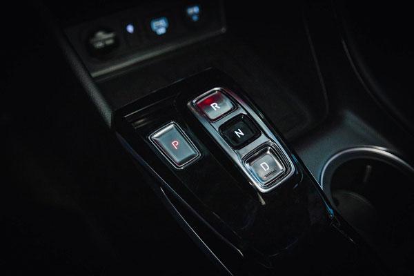 180 குதிரை திறன் கொண்ட ஹூண்டாயின் புதிய சொனாட்டா கார் அறிமுகம்! 