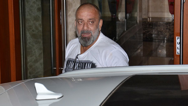 தலை சுற்ற வைக்கும் சஞ்சு பாபாவின் புதிய சொகுசு கார் விலை... நம்பர் பிளேட் ரகசியம் சொல்வது இதுதான்...