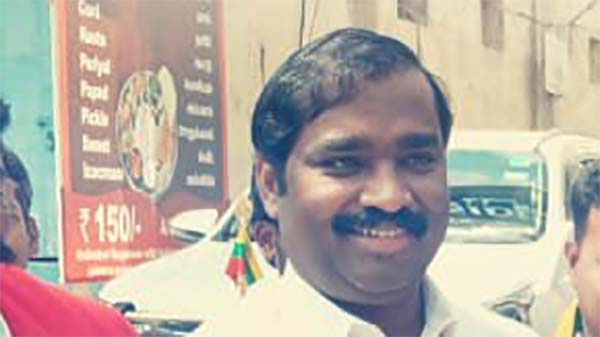 டோல்கேட்டில் வைத்து வேல் முருகனை தாக்க முயன்றதற்கு காரணம் இதுதான்... திடுக்கிடும் தகவல் வெளியானது...